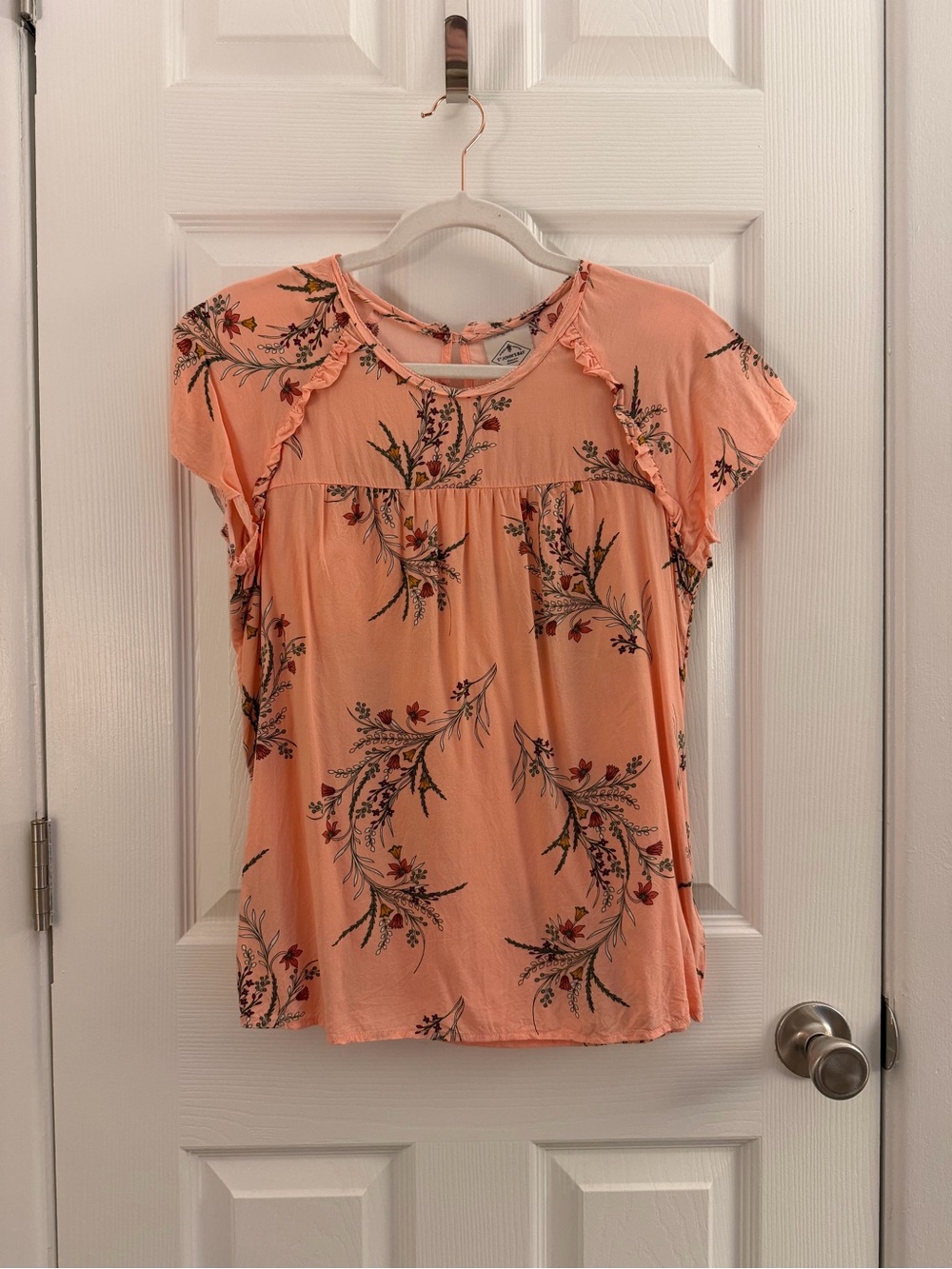 St. John’s Bay Peach Floral Ruffle Short Sleeve Top Small